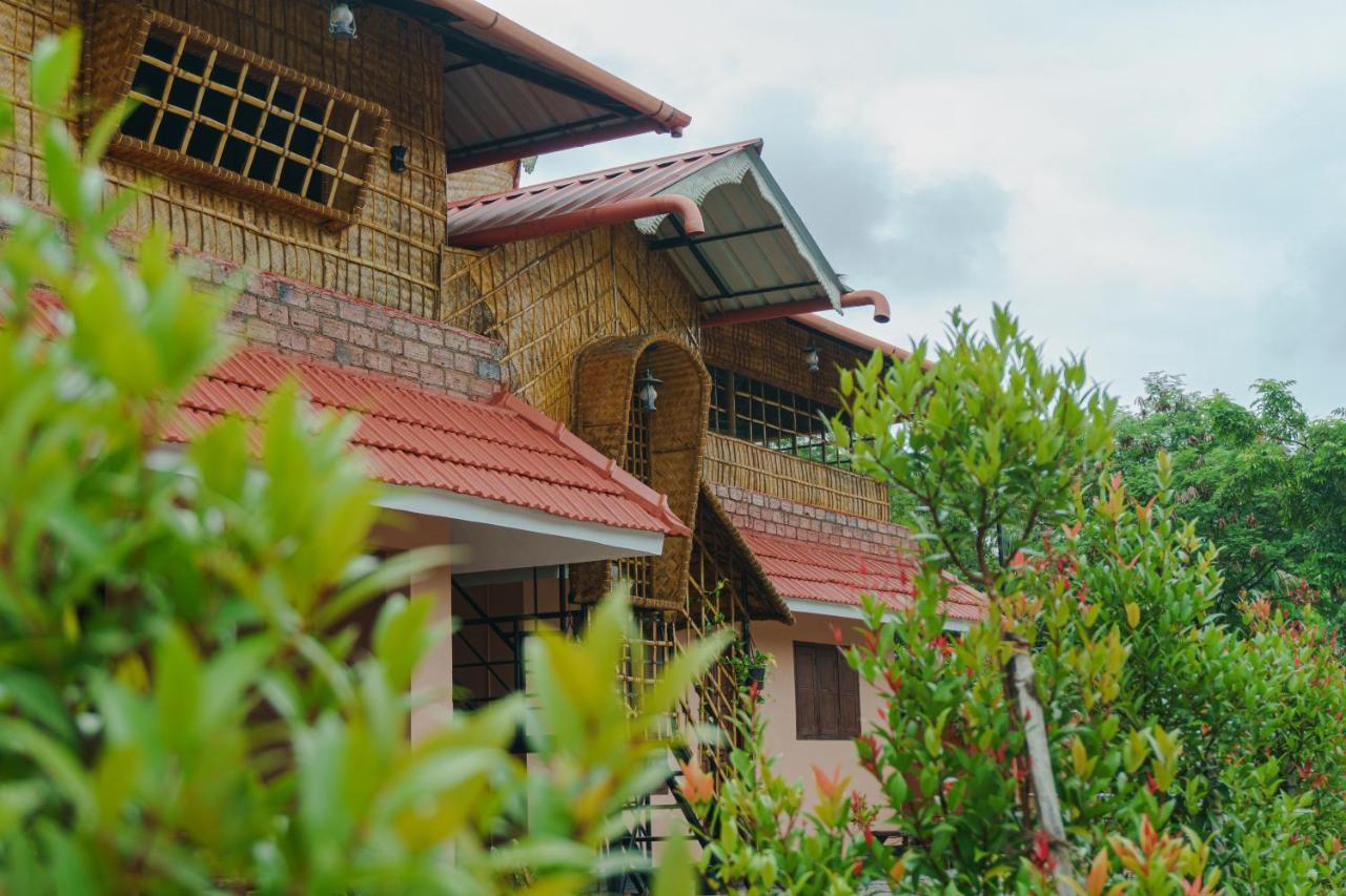Canalview Private Cottage Azhikkal Ayiram Thengu Panmana Luaran gambar